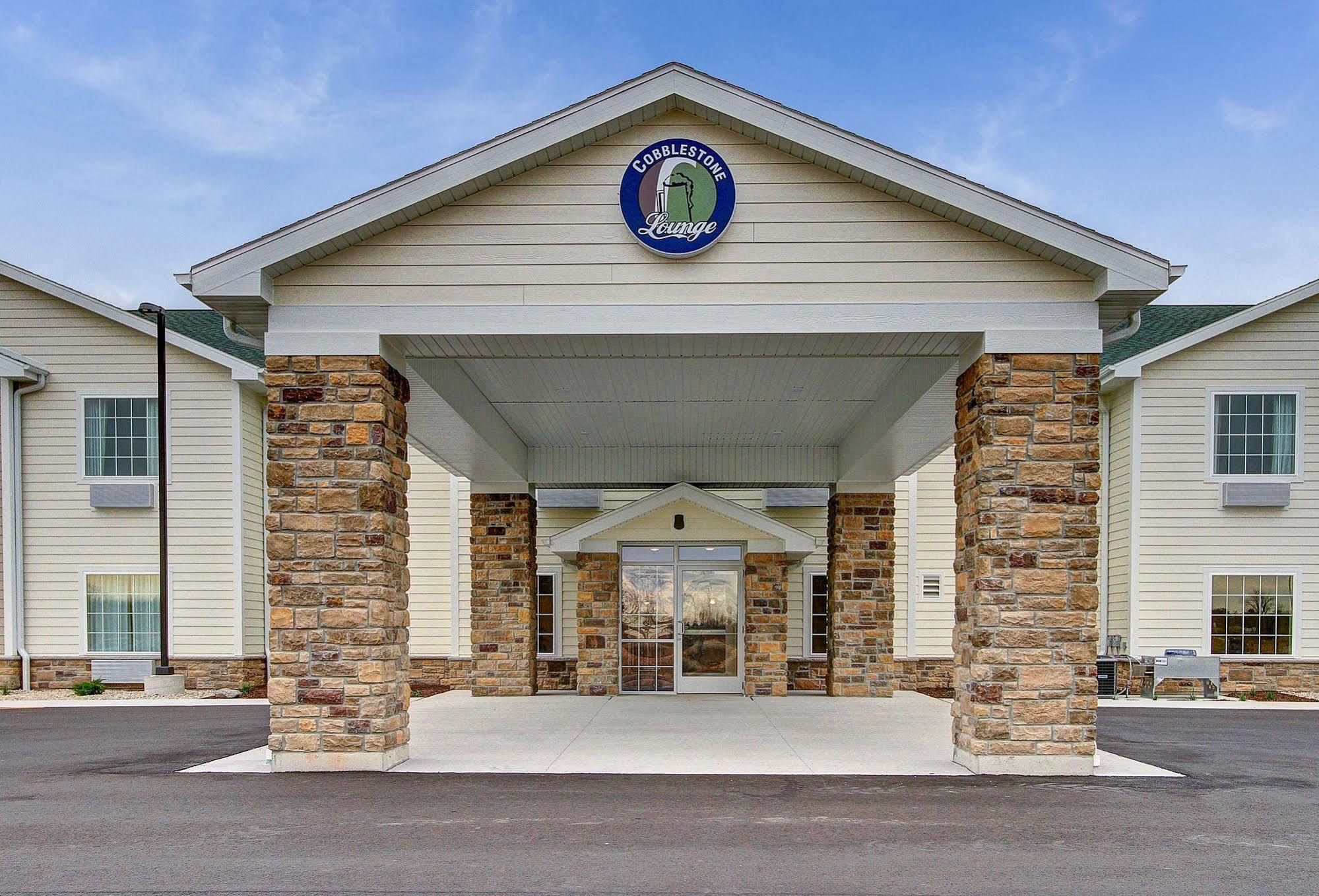 Cobblestone Hotel & Suites Pulaski/Green Bay Экстерьер фото