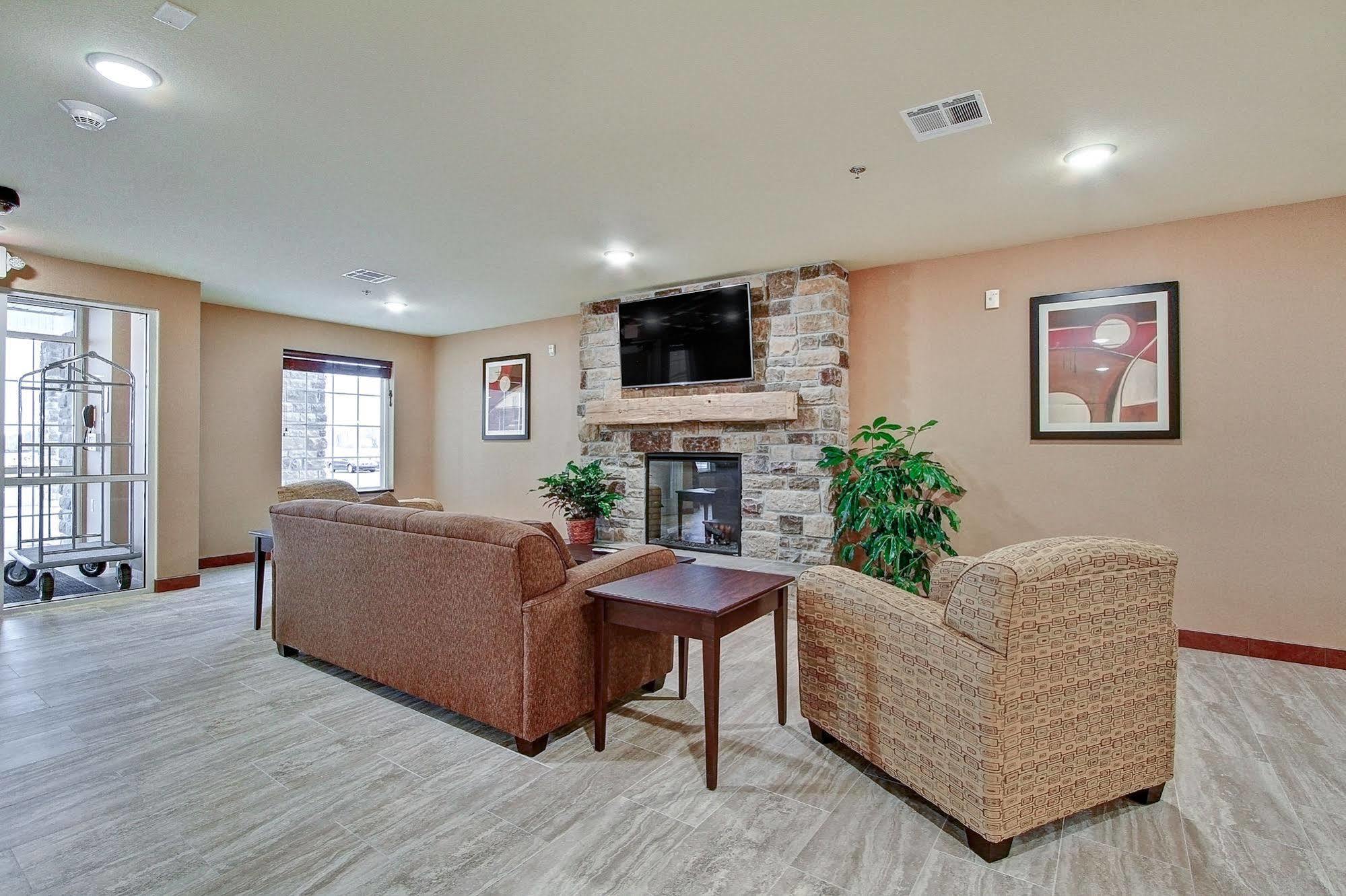 Cobblestone Hotel & Suites Pulaski/Green Bay Экстерьер фото