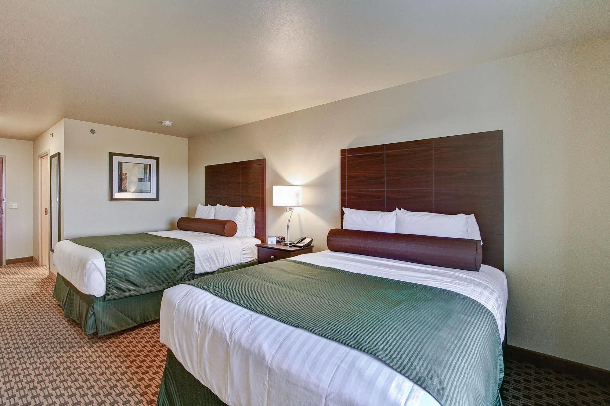 Cobblestone Hotel & Suites Pulaski/Green Bay Экстерьер фото