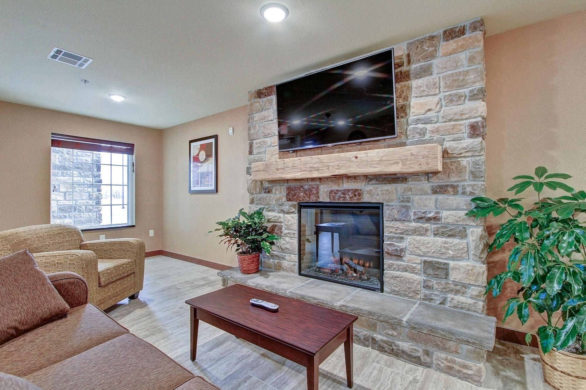 Cobblestone Hotel & Suites Pulaski/Green Bay Экстерьер фото