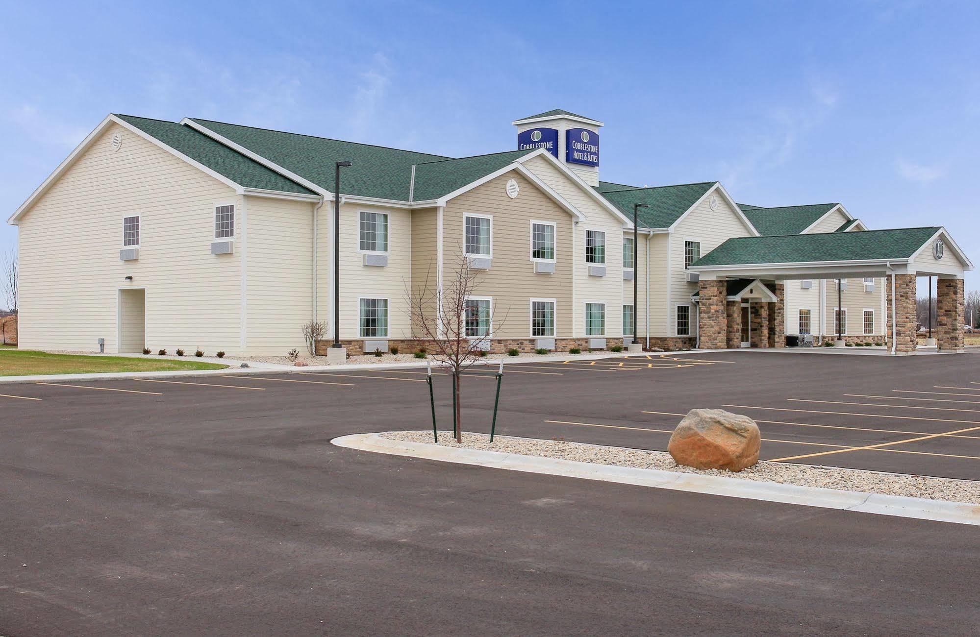 Cobblestone Hotel & Suites Pulaski/Green Bay Экстерьер фото