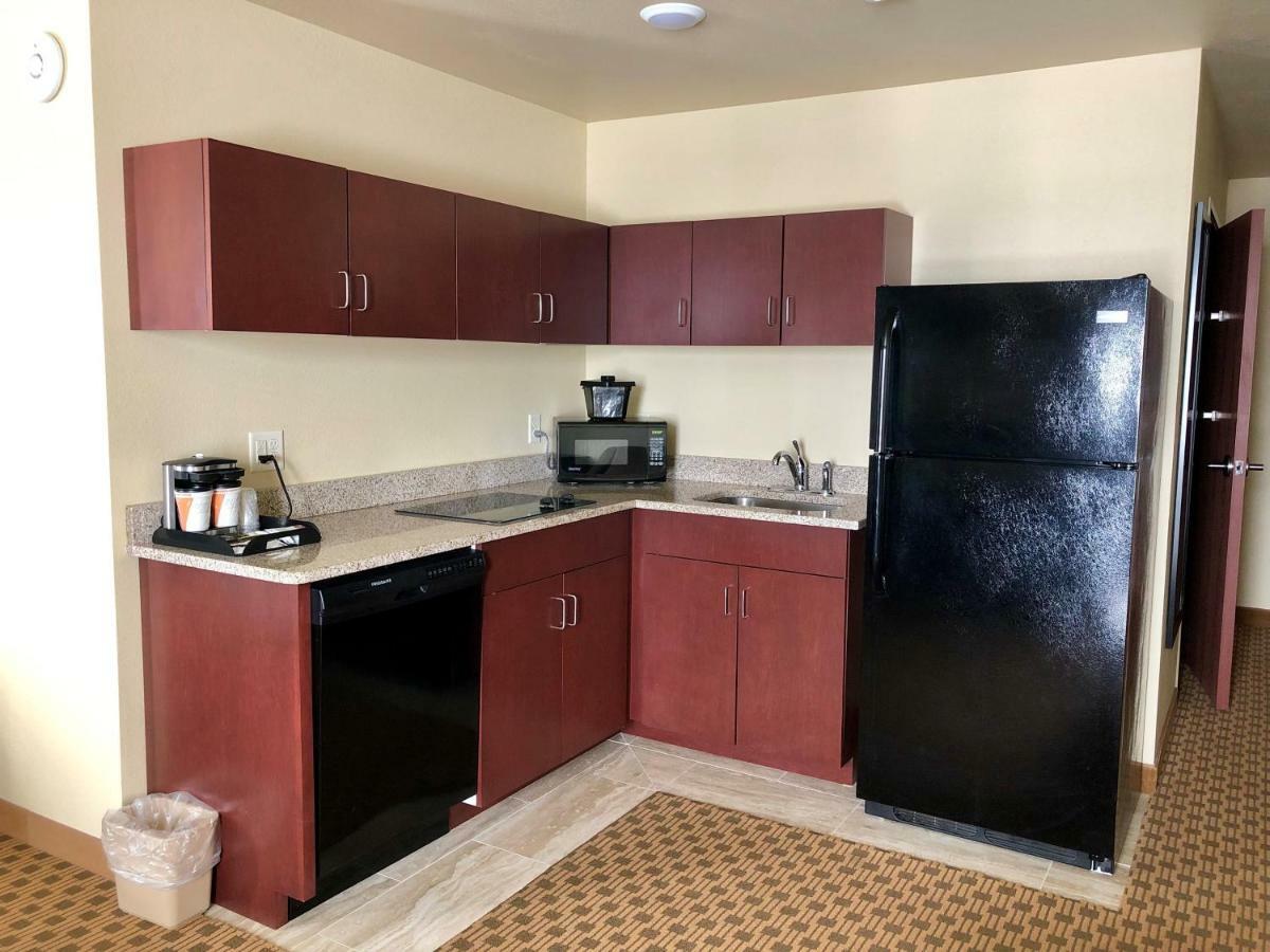 Cobblestone Hotel & Suites Pulaski/Green Bay Экстерьер фото