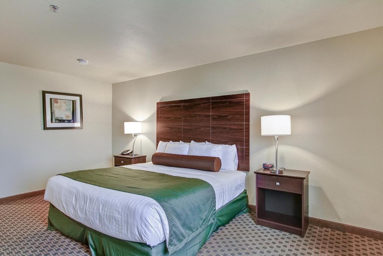 Cobblestone Hotel & Suites Pulaski/Green Bay Экстерьер фото